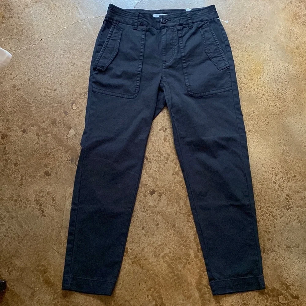 VINCE Camuto Vince black‎ cargo style stretch cropped pants
